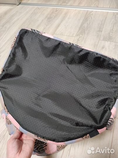 Лежанка домик для маленьких собак или кошки, б/у