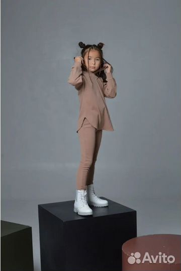 Новый Костюм для девочки р.110