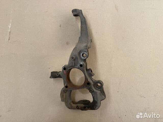 Поворотный кулак левый Discovery l319