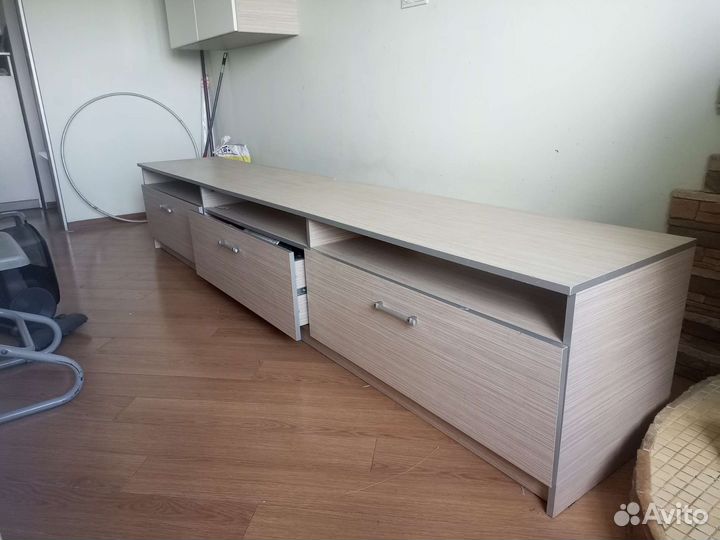 Продается тумба под TV