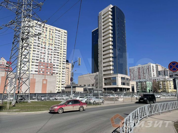 Помещение с высоким потолком