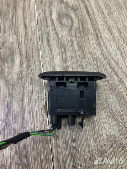 Кнопка стеклоподъемника задняя левая Mercedes