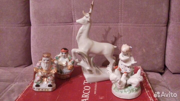 Банкноты мира-Статуэтки