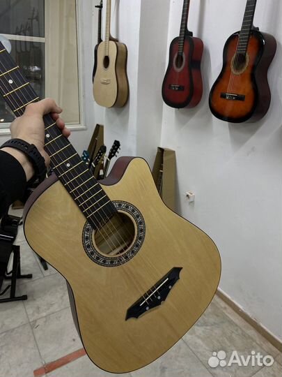 Акустическая гитара. Новая