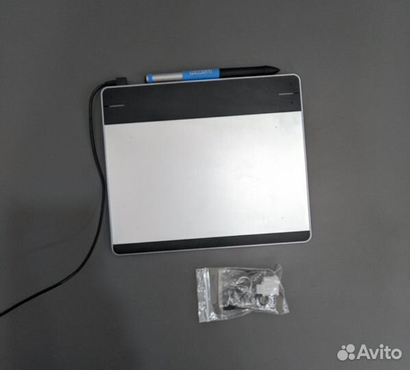 Графический планшет Wacom Intuos Pen S