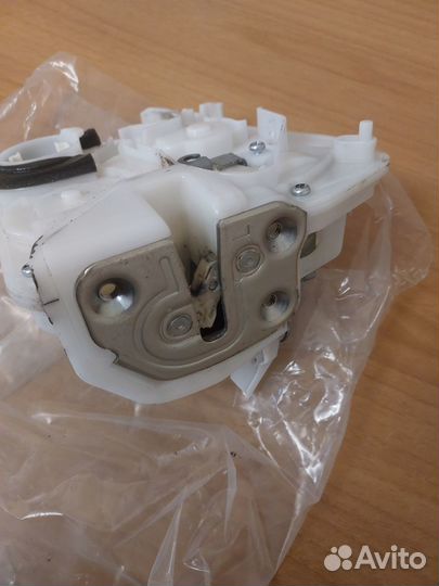 Автомобильные замки на четыри двери