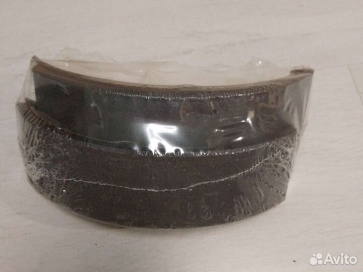 Тормозные колодки и левый фонарь