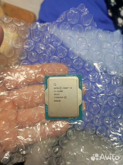 Процессор i3 12100f