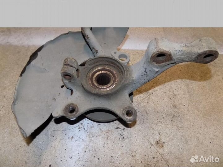 Кулак поворотный передний левый Passat B3 1988-199