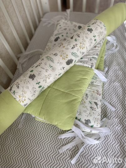 Бортики в детскую кроватку и валик