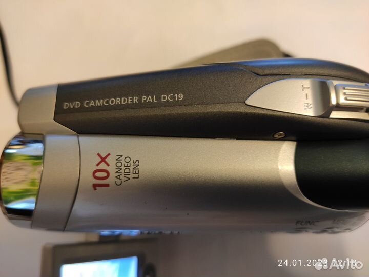 Видеокамера Canon DC19