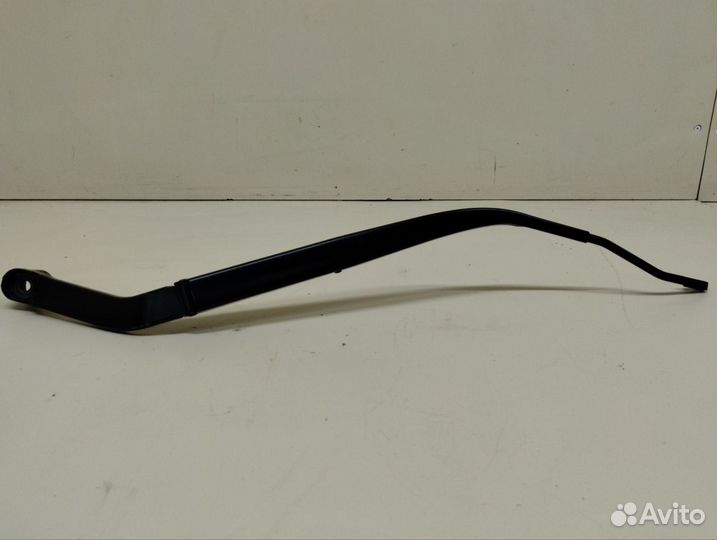 Поводок стеклоочистителя передний правый Mitsubish