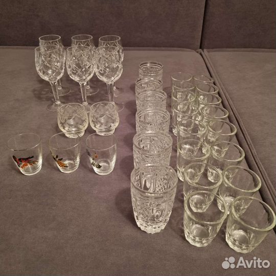 Стопки, рюмки много