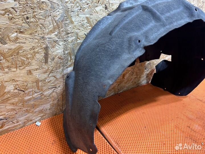 Подкрылок задний правый Audi Q7 4L BHK 2009