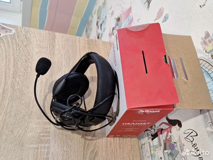 Наушники с гарнитурой
