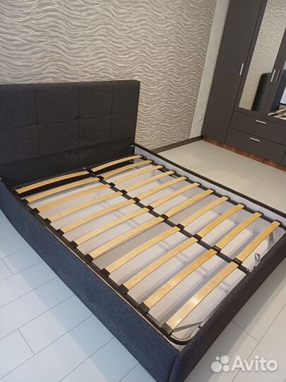Кровать двухспальная с матрасом бу 160 200