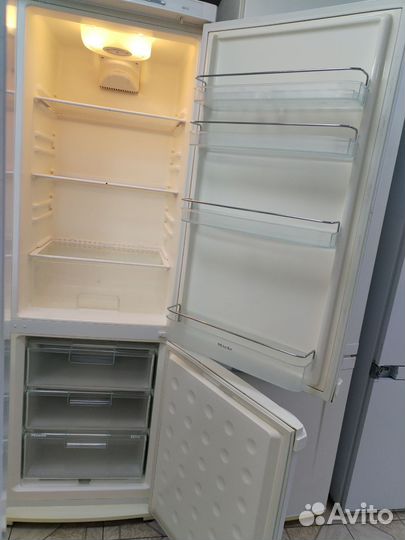 Холодильник Miele