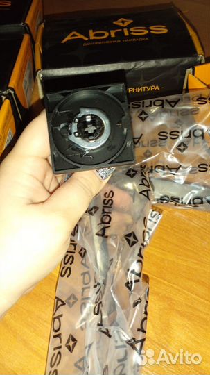 Дверные ручки и фурнитура