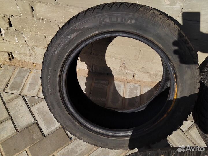 Kumho I'Zen KW22 205/55 R16