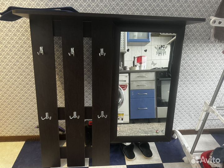 Вешалка в прихожую