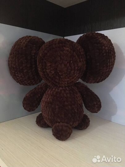 Вязанный чебурашка