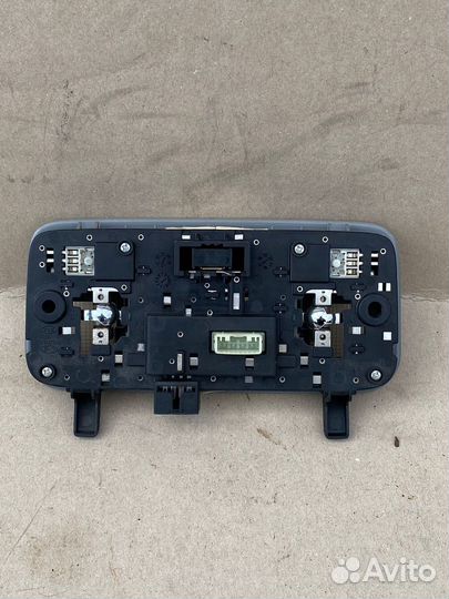 Плафон освещения салона Kia Rio 3