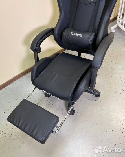 Компьютерное кресло геймерское