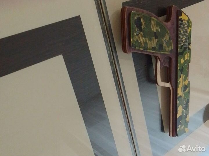 Игравой деревяный пистолет на резинках из Москвы