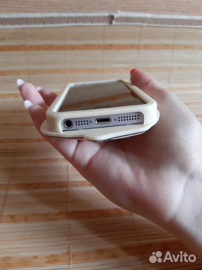 Чехлы для iPhone 5S