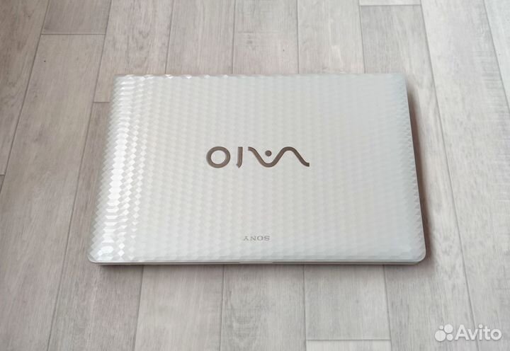 Sony\Большой дисплей 17.3\i3 - 4x 2200Mg\акб 3ч