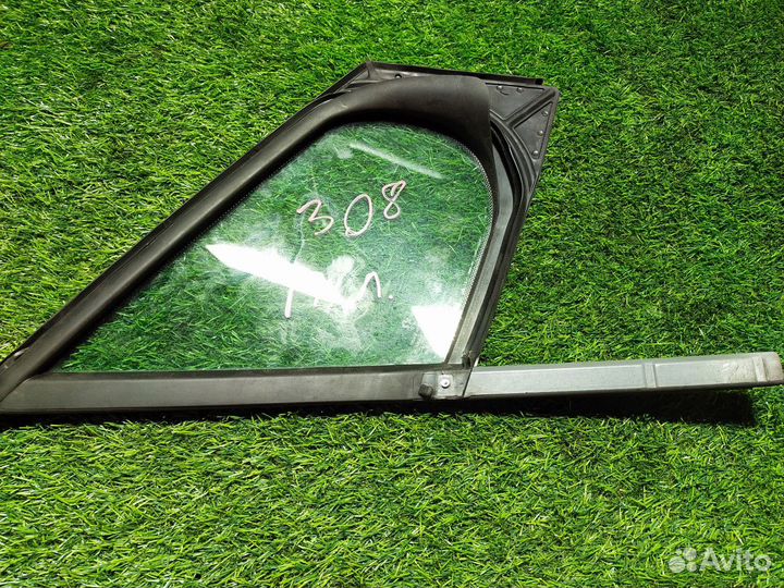 Форточка Peugeot 308