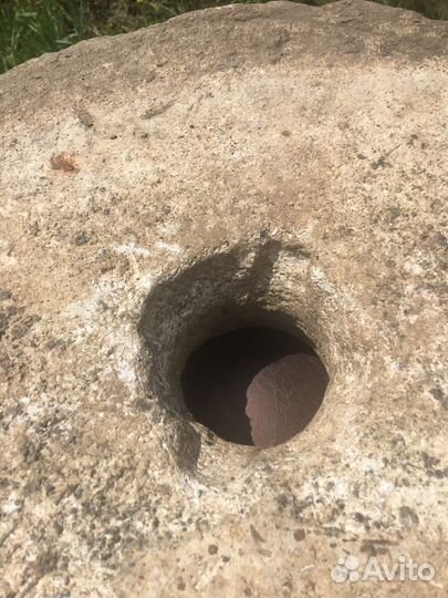 Старинные жернова