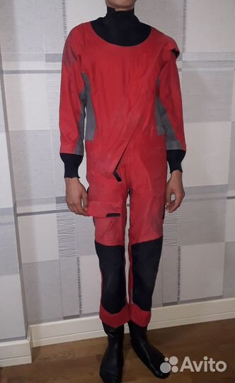 Сухой гидрокостюм