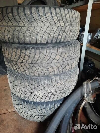 Зима r16 215/65 на дисках RAV4