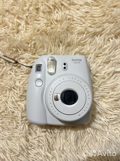 Плёночный фотоаппарат instax mini 9