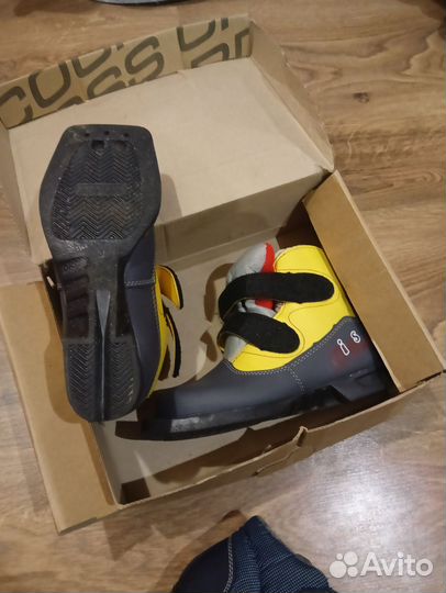 Лыжные ботинки