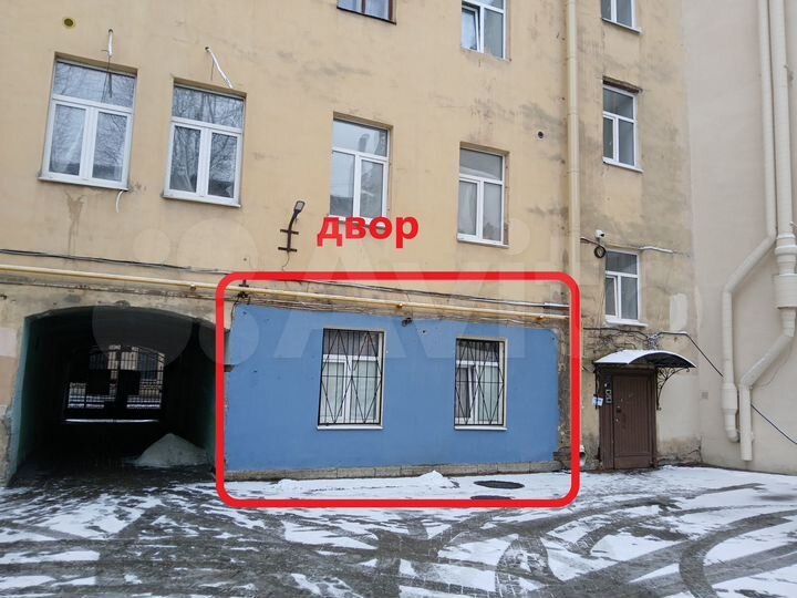 Помещение на трафике рядом с метро в центре, 60 м²