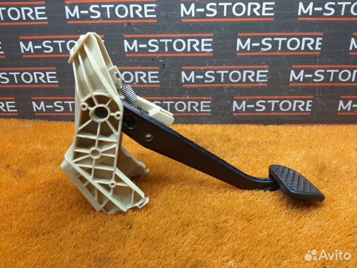 Педаль тормоза Bmw X6 E71 N63B44A 2009