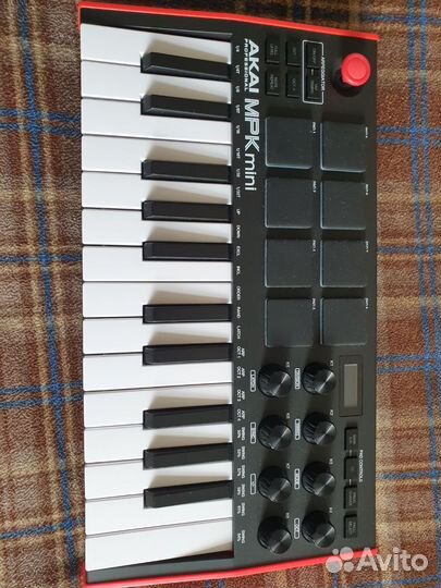 Akai mpk mini mk3 95% новый