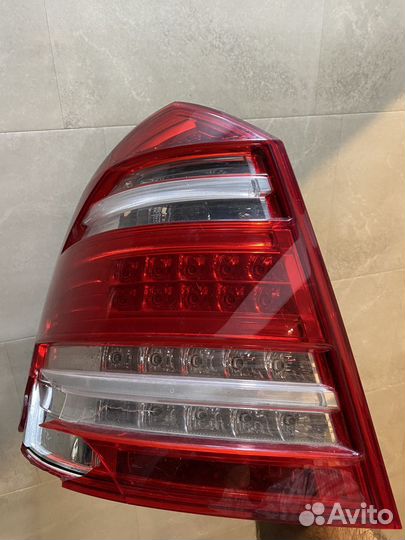 Задний фонарь Mercedes Benz GL X164 рестайлинг