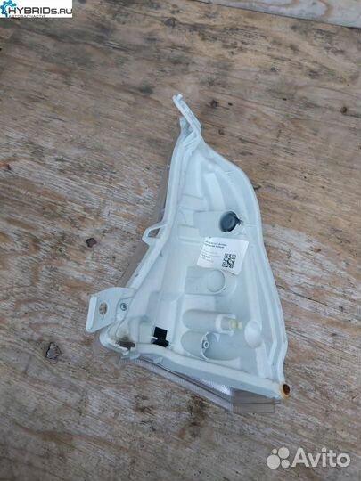 Габаритный фонарь передний правый Nissan Leaf ZE0