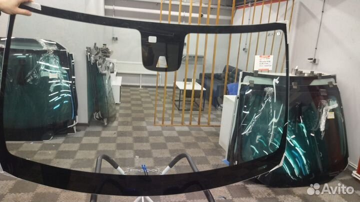 Лобовое стекло Mercedes w166