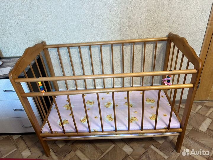 Детская кроватка