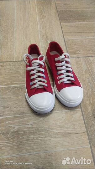 Красные кеды 33р