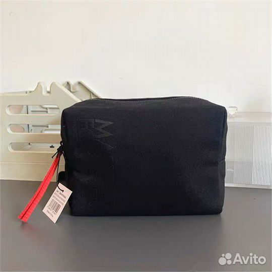 Косметичка Make up for ever