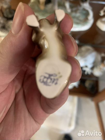 Фарфоровая статуэтка 