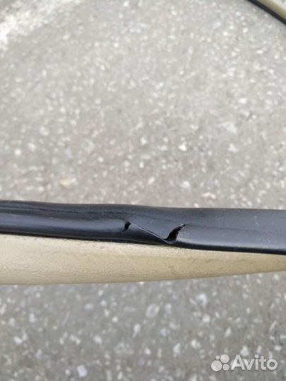 Уплотнитель двери перед левый Лексус рх300 Хариер