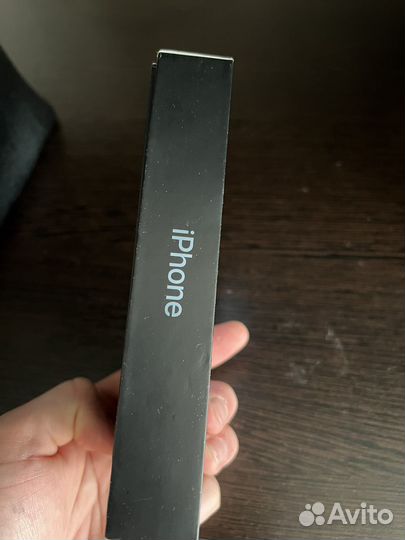 Коробка от iPhone 13 pro
