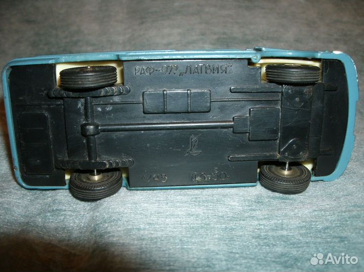 Модель Раф 977