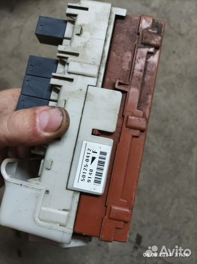 Блок предохранителей Митсубиси Лансер 9